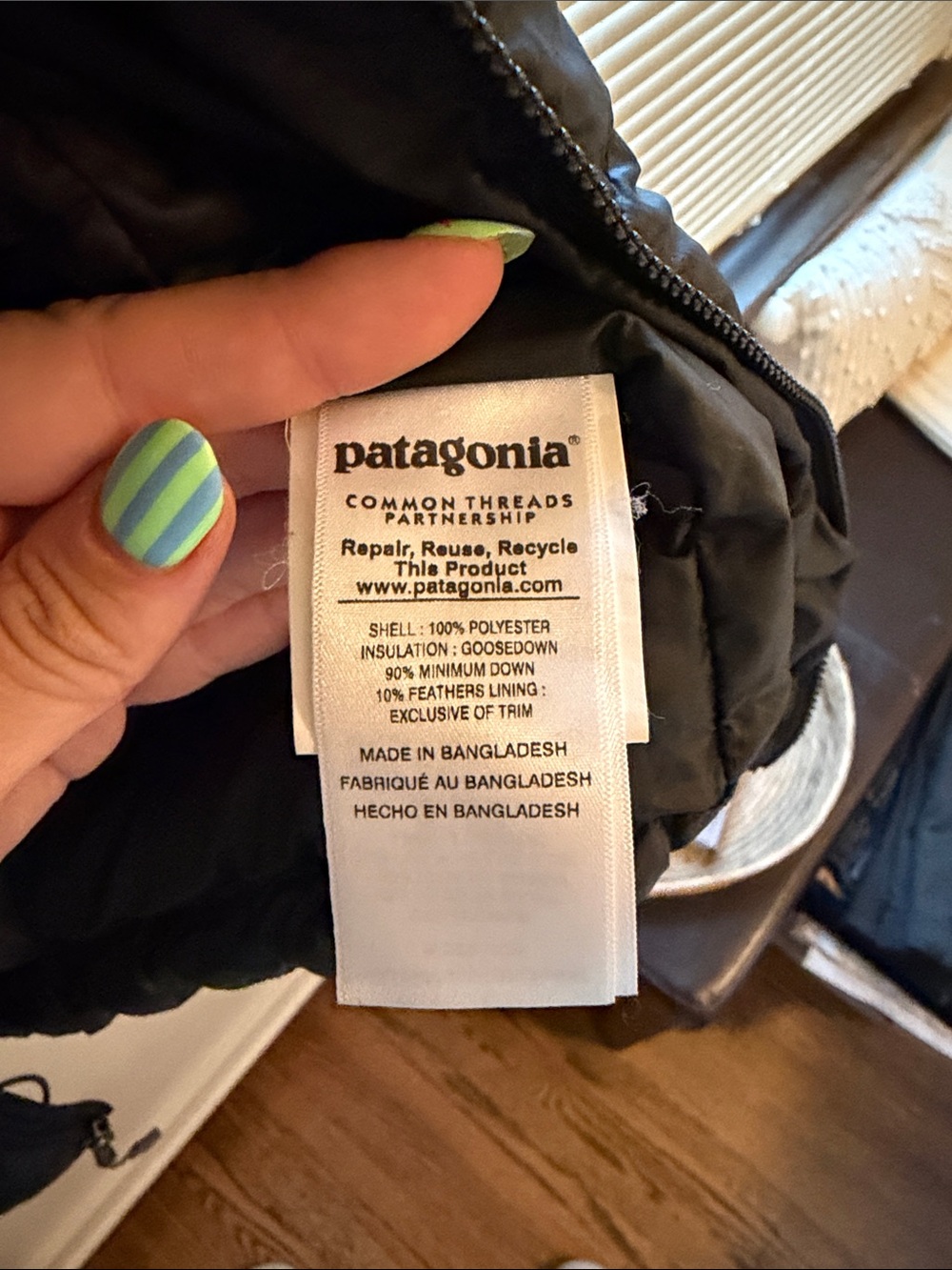 Patagonia Men’s Black Lightweight Down Puffer Jacket - Picture 5 of 8